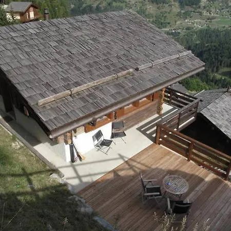 בקתה Chalet Amos
